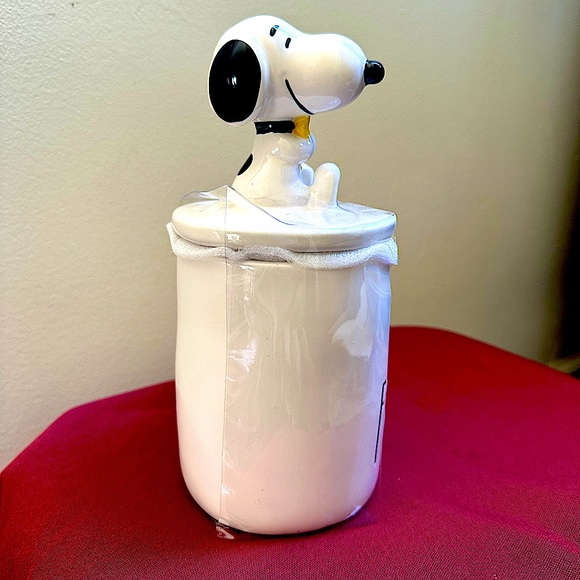 Rae Dunn Peanuts BEST FRIENDS Ceramic Mug With Snoopy and Woodstock Topper. - Picture 2 of 9